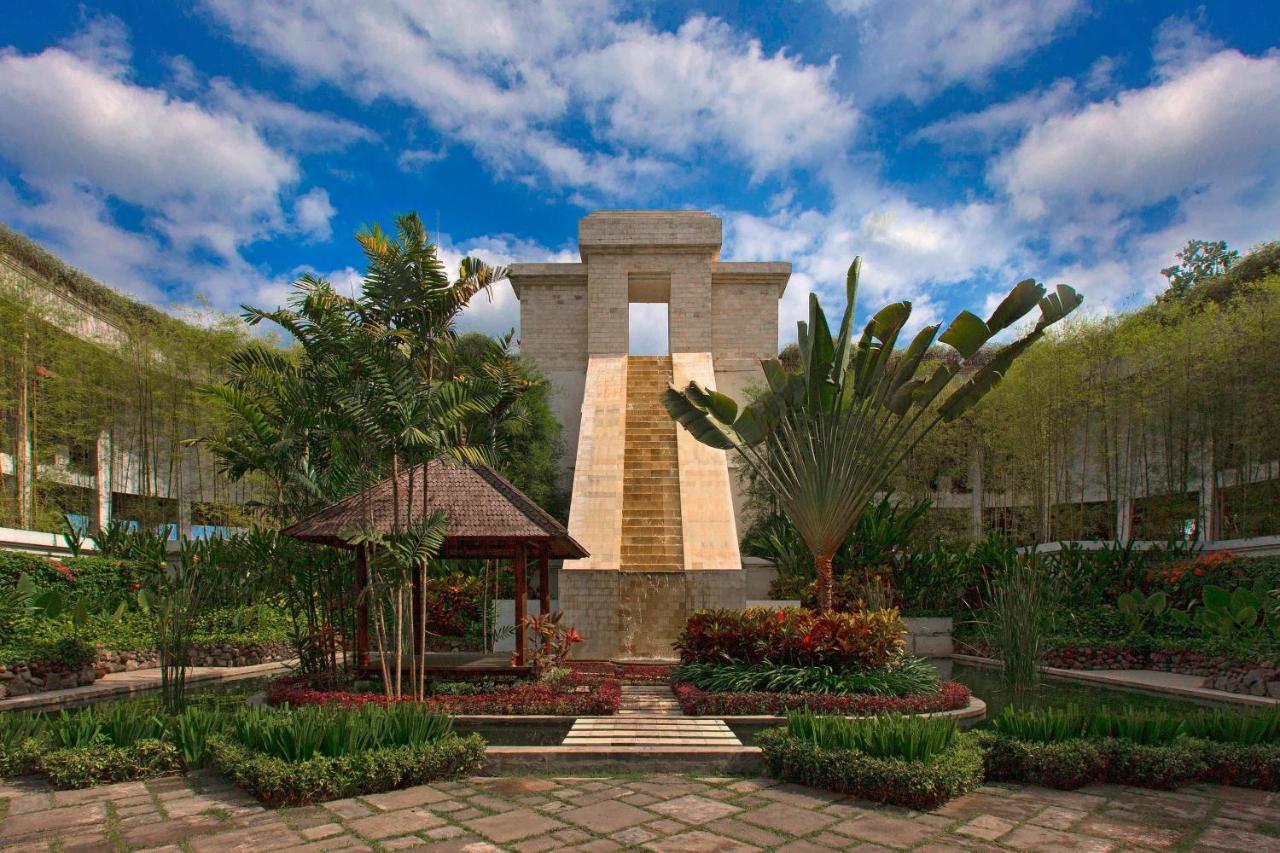 Mustika Yogyakarta Resort And Spa Maguwo Exterior foto