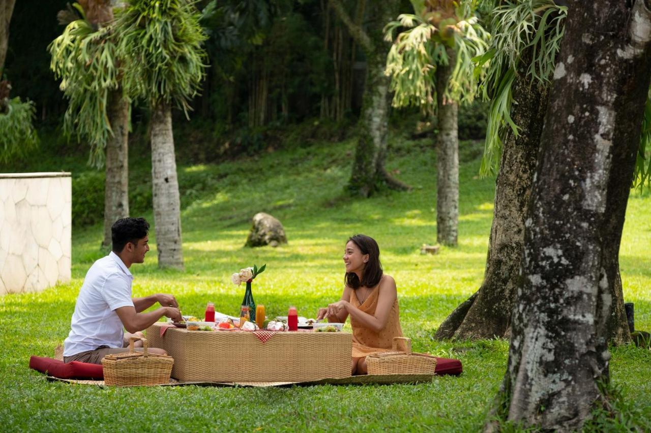Mustika Yogyakarta Resort And Spa Maguwo Exterior foto